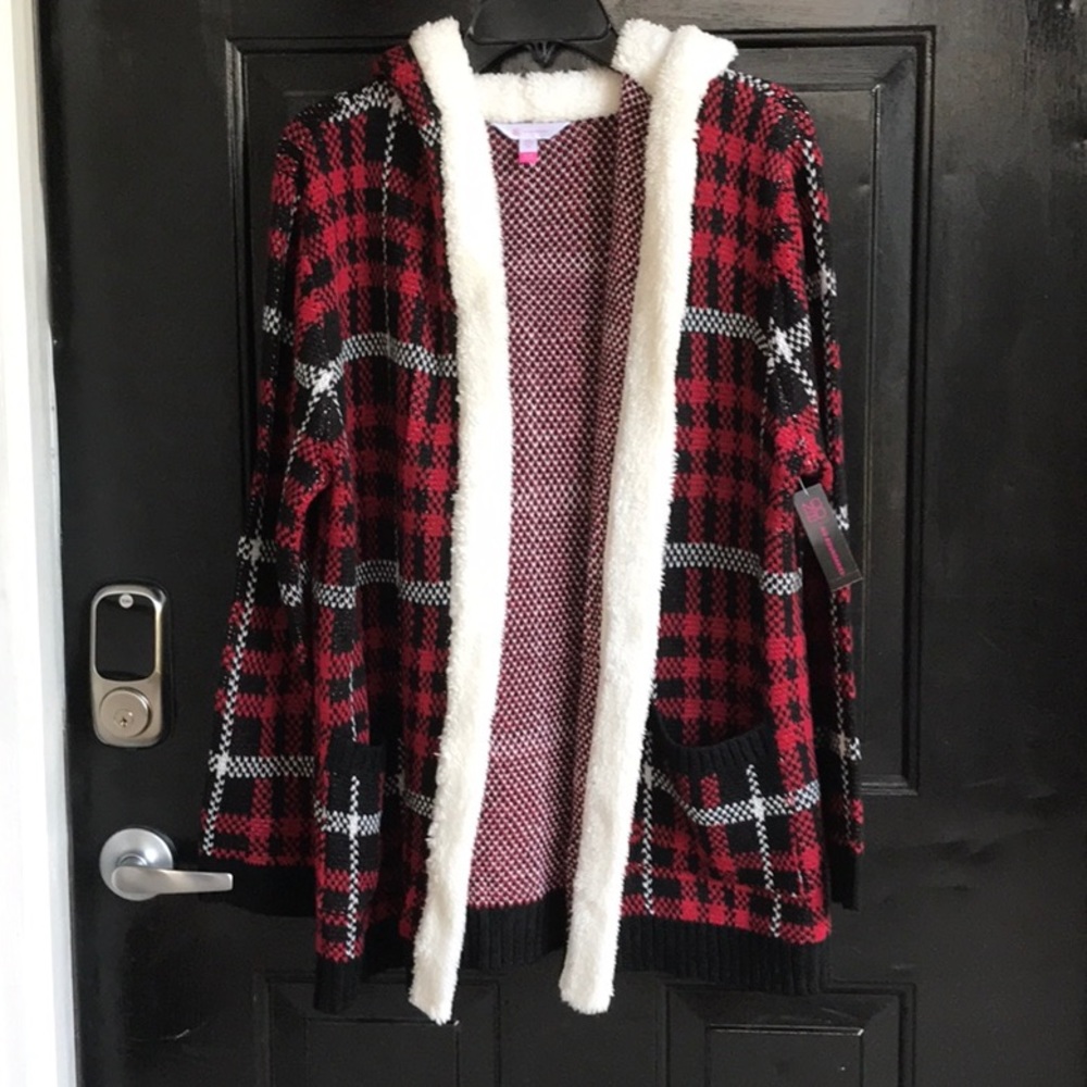 Looks a bit like Christmas! Size XL/XG. NWT